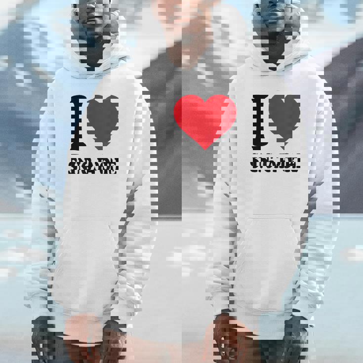 シンガポールへの愛をシンプルに伝える一枚 パーカー