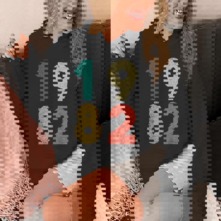 1982 デザイン レトロバースデーヴィンテージ 1982 パーカー