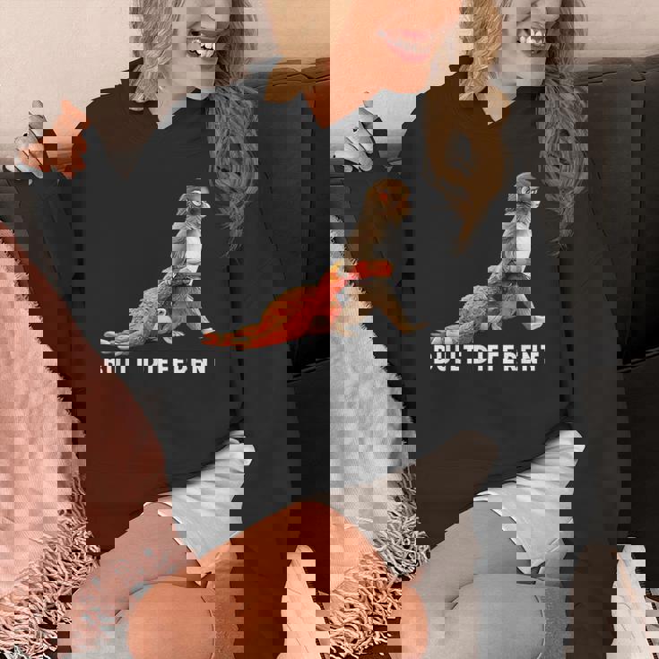 Punch The Monkey Built Different 3 ホワイトテキスト パーカー