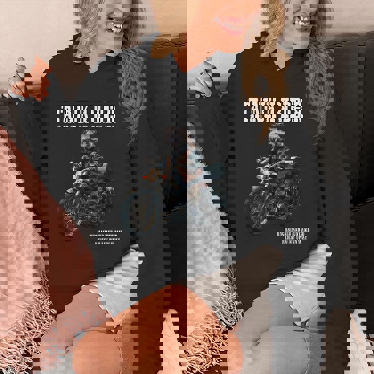 たぬきライダー バイク ビンテージ かっこいいタヌキ 狸 おもしろ 日本 動物 ユニーク オートバイ 乗り物 パーカー