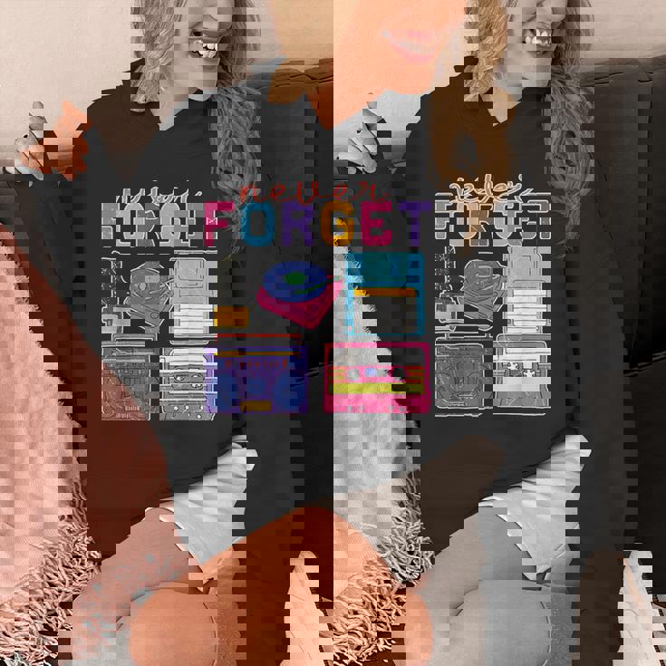 ネバーフォーゲット カセットテープ フロッピーディスク オールドスクール レトロ パーカー