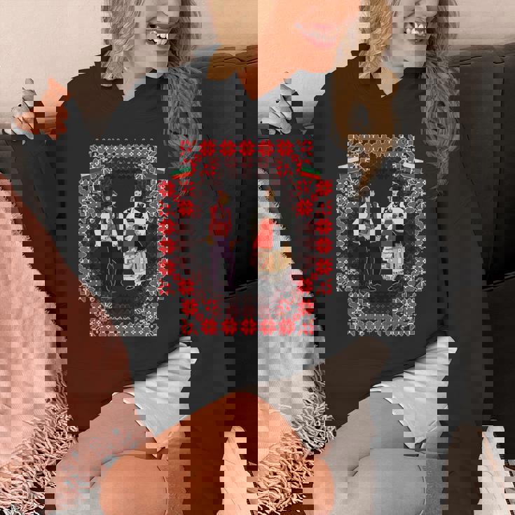 ブルガリアの伝統民族舞踊。ダンサー 長袖tシャツ パーカー