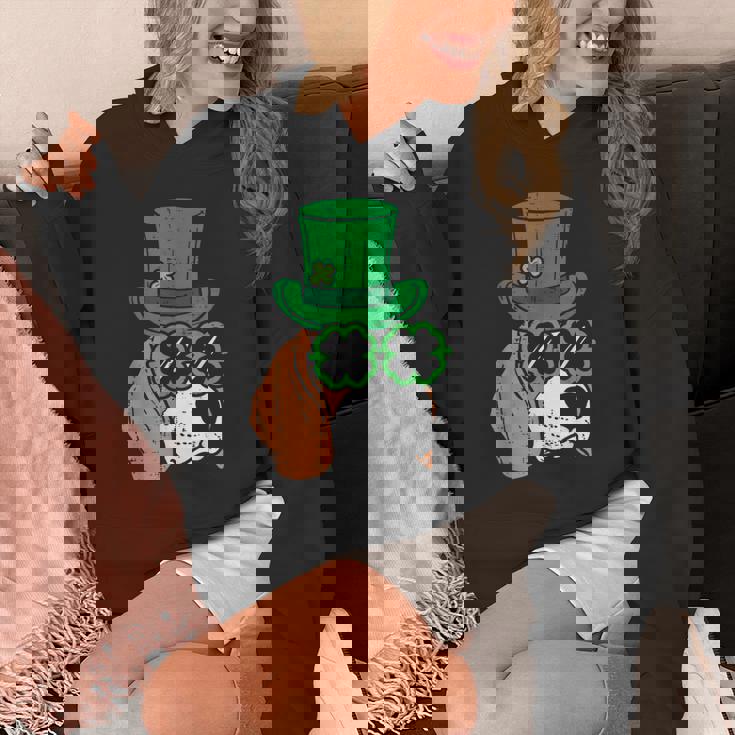 レプラコーン ビーグル シャムロックグラス セントパトリックスデー 犬の贈り物 パーカー