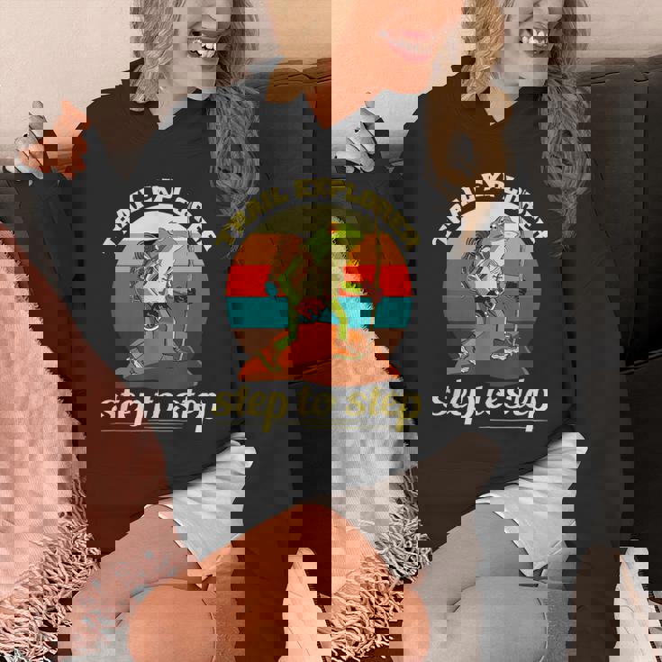 一歩ずつ、面白いカエルのハイキング山 パーカー