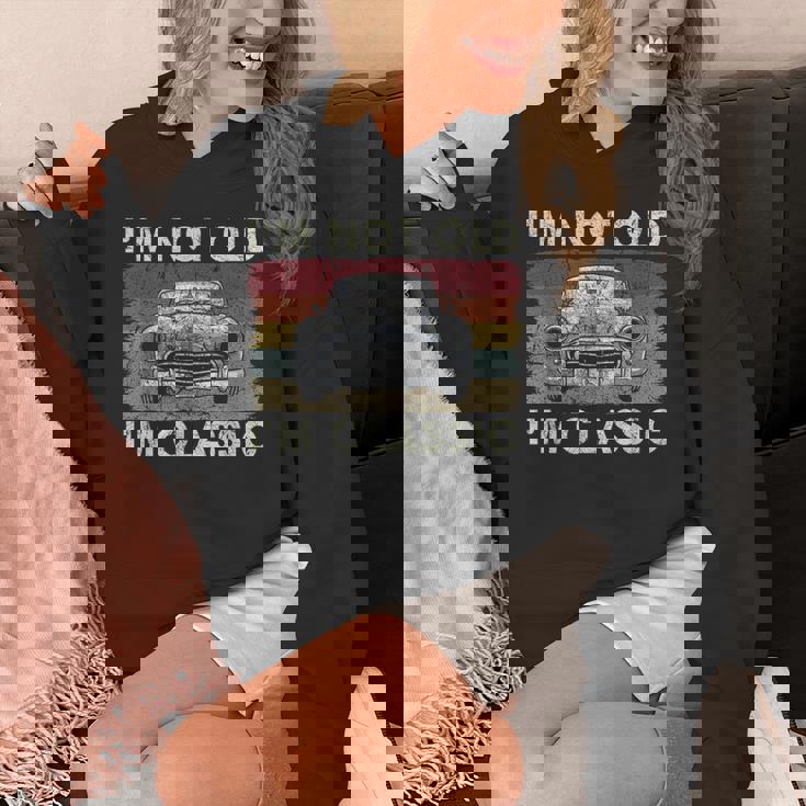 私は年をとっていない私はクラシックで面白い車好きの男性お父さんパパおじいちゃん パーカー