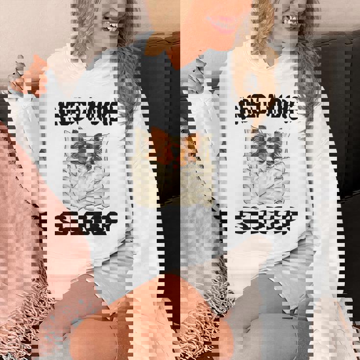 かわいいパピヨンドッグは睡眠パジャマナイトガウンが必要です パーカー