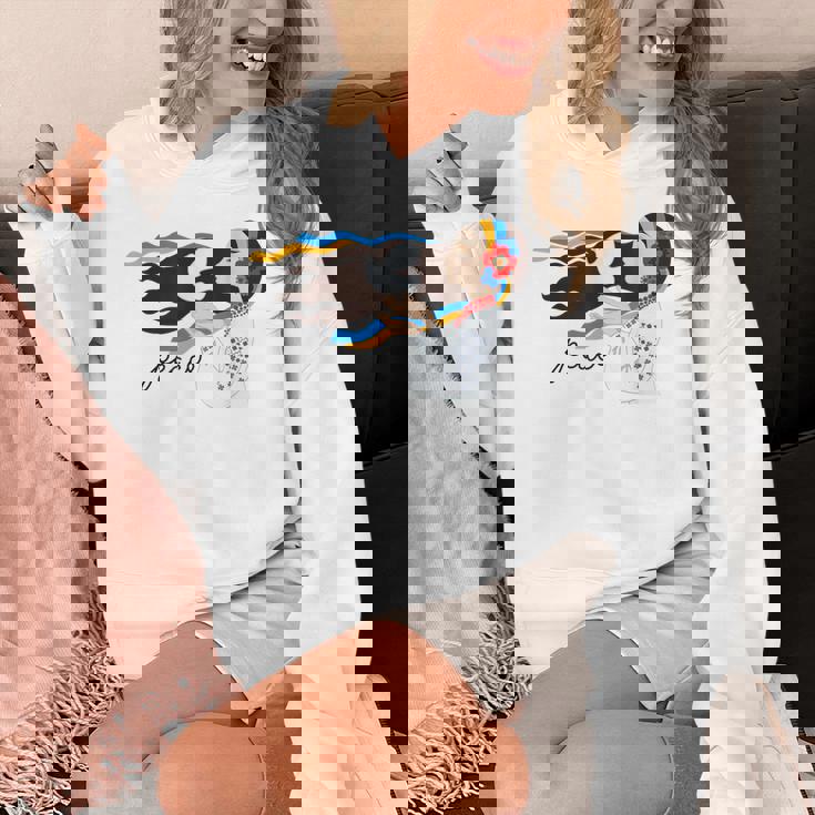 ウクライナの少女がウクライナの平和を支援 パーカー