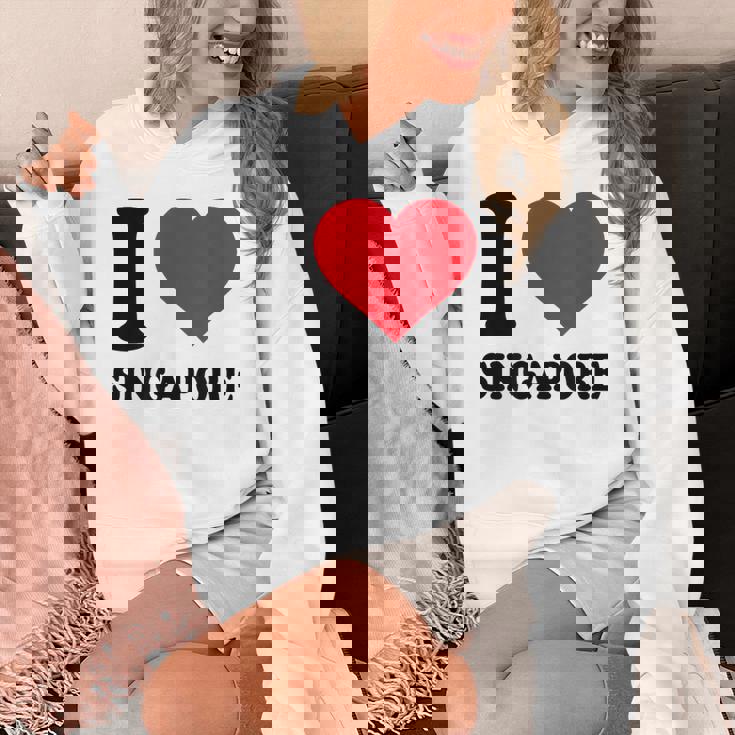 シンガポールへの愛をシンプルに伝える一枚 パーカー