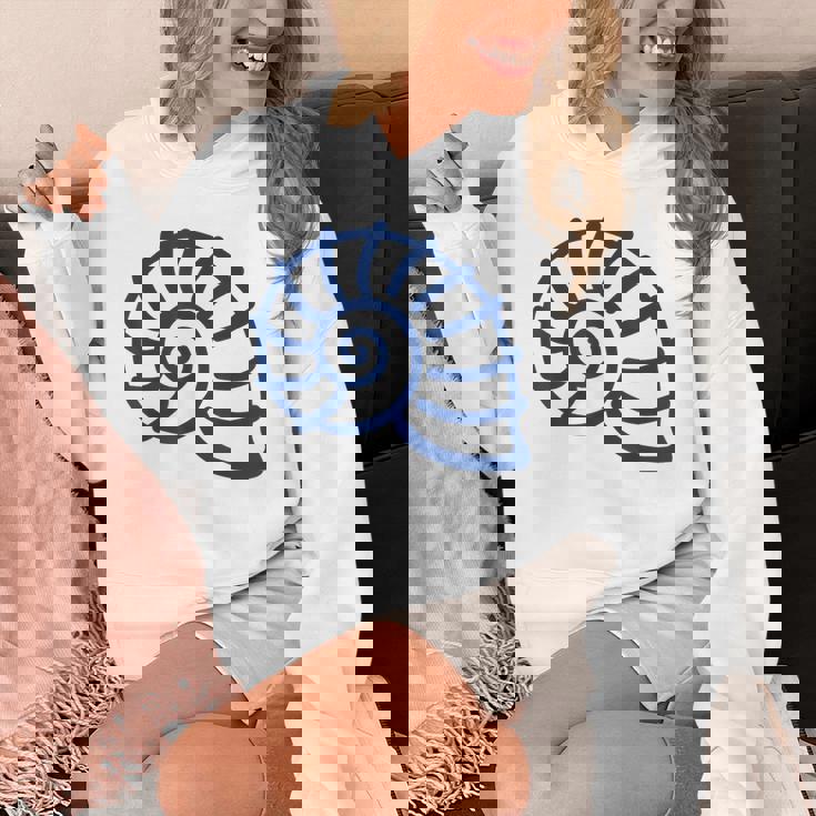 海のユーモア シンプルでミニマルな貝殻 貝殻 パーカー