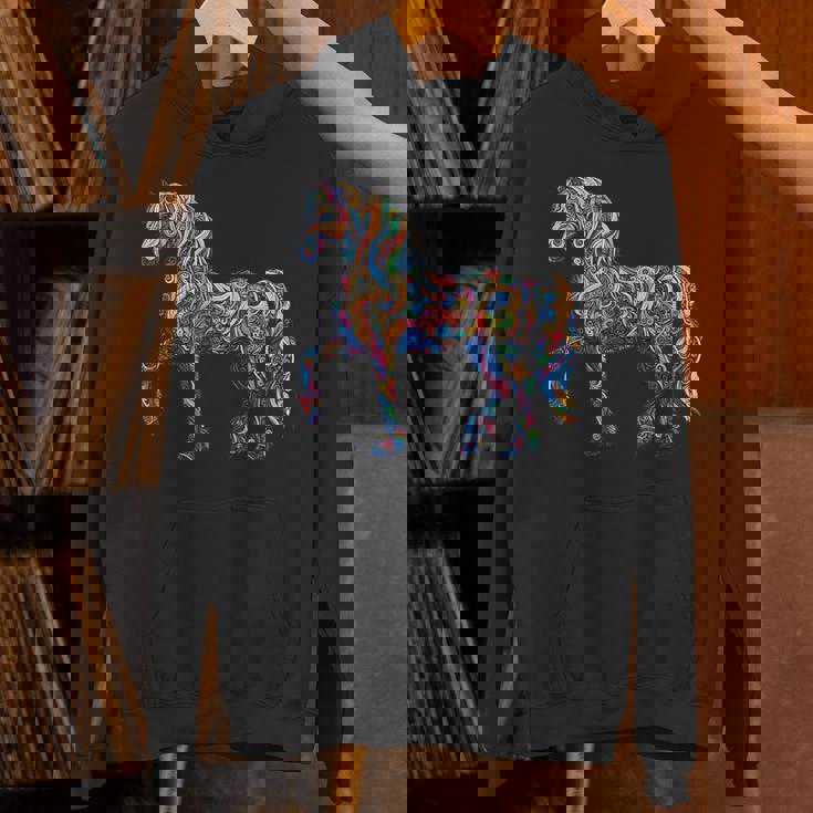 カラフルな抽象的な馬 パーカー