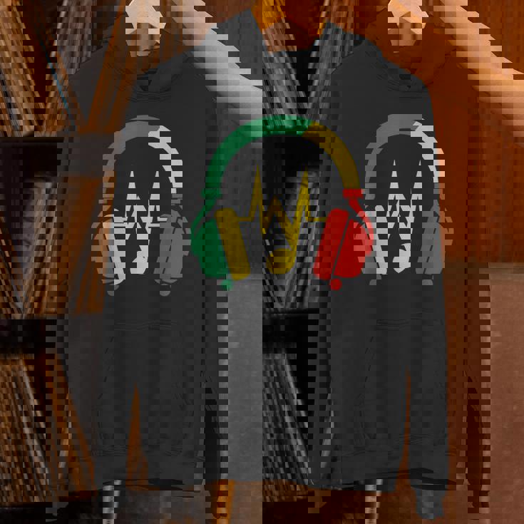 ジャマイカの国旗の色のデザインでレゲエの雰囲気を表現 パーカー