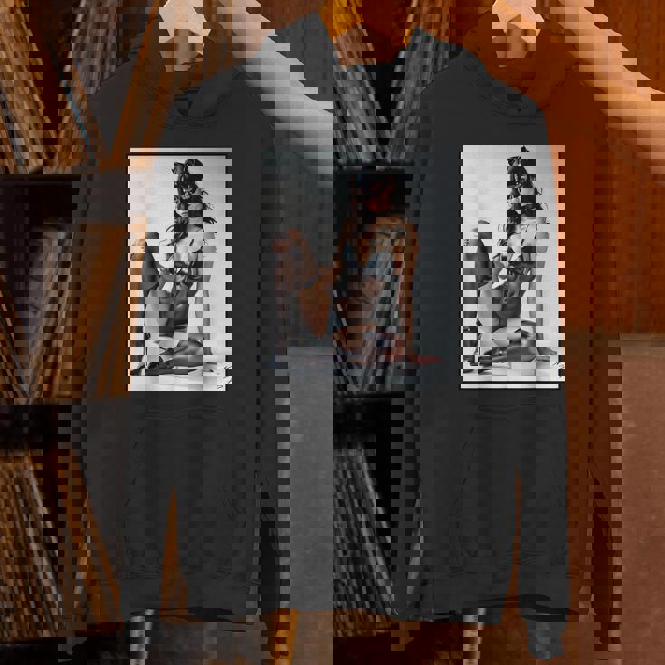 セクシーガールグラフィックtシャツ-猫マスクv2のセクシーなピンナップガール パーカー