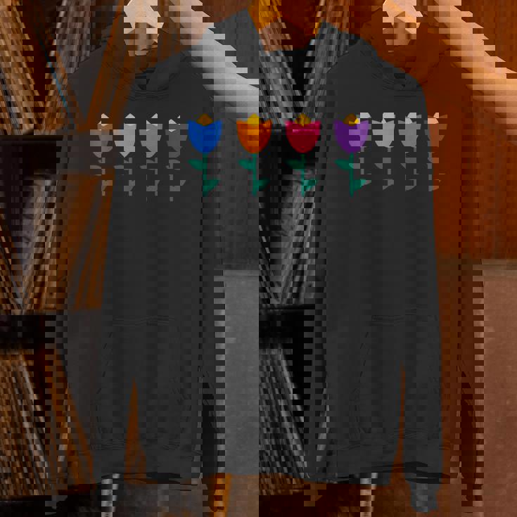 ブルー、オレンジ、ピンク、パープルのチューリップ。 パーカー