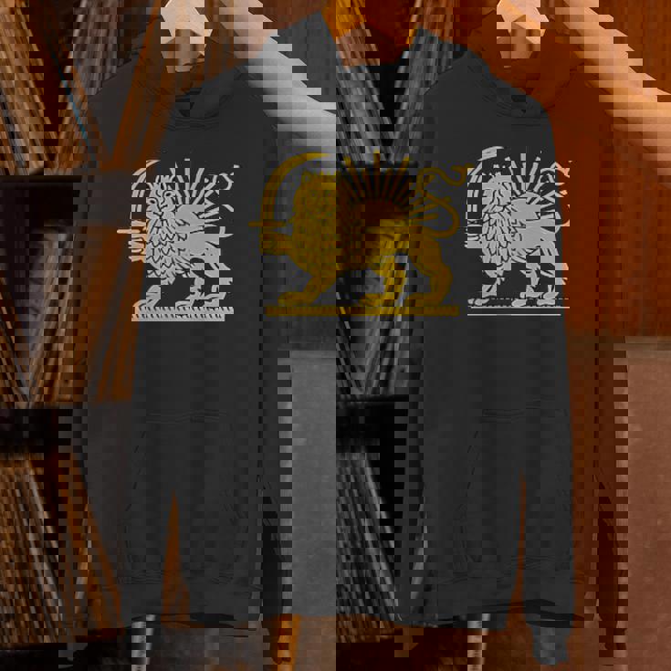 無料のイランライオンと太陽の旗 – ペルシャの遺産シンボルデザイン パーカー