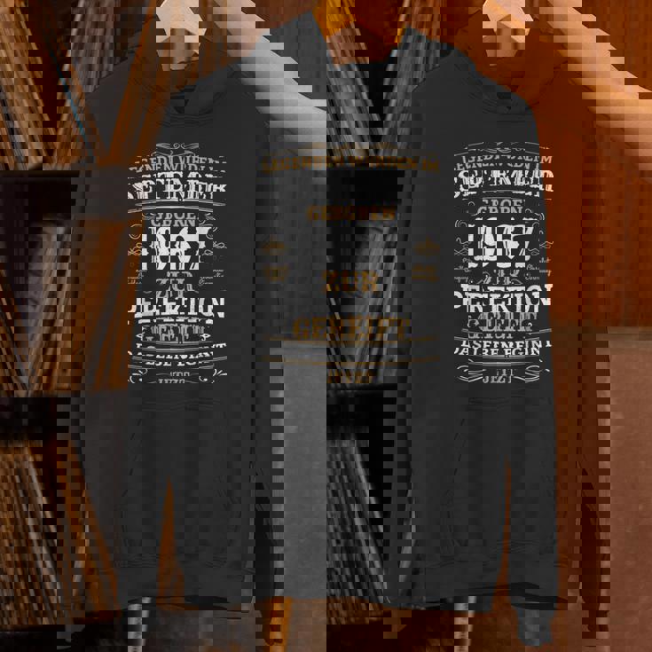 誕生日デザインの伝説は1967年9月生まれ パーカー