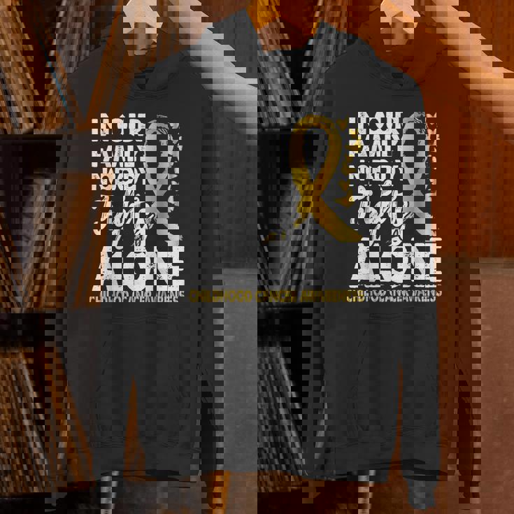 誰も一人で戦わない 小児がん啓発ゴールドリボン パーカー