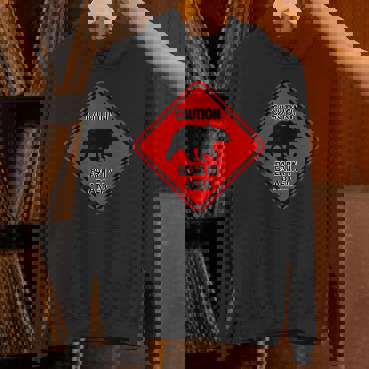 赤い警告標識 クマのエリア標識 パーカー