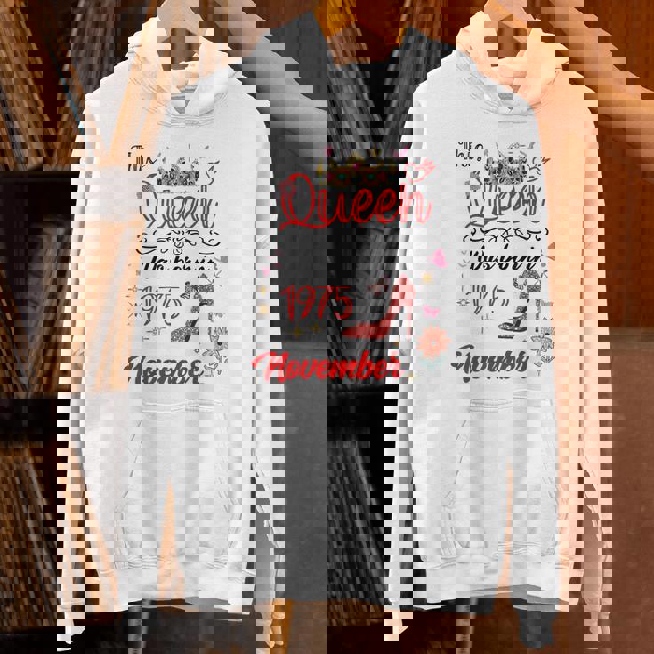 1975年11月 誕生日 この女王は1975年11月に生まれました パーカー