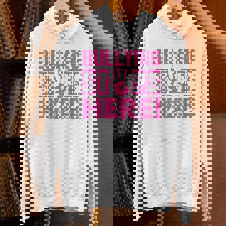 Bullyingtop Here ピンクシャツデー パーカー