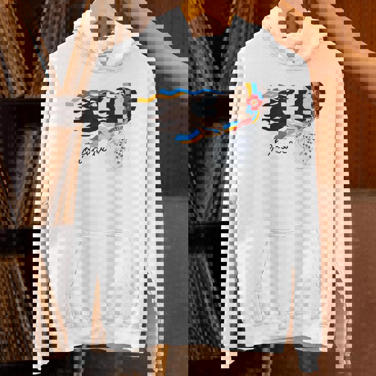 ウクライナの少女がウクライナの平和を支援 パーカー