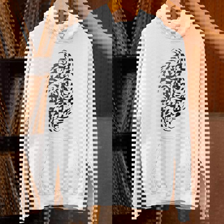 伝統的な本物のマオリ族タトゥーニュージーランド。 パーカー