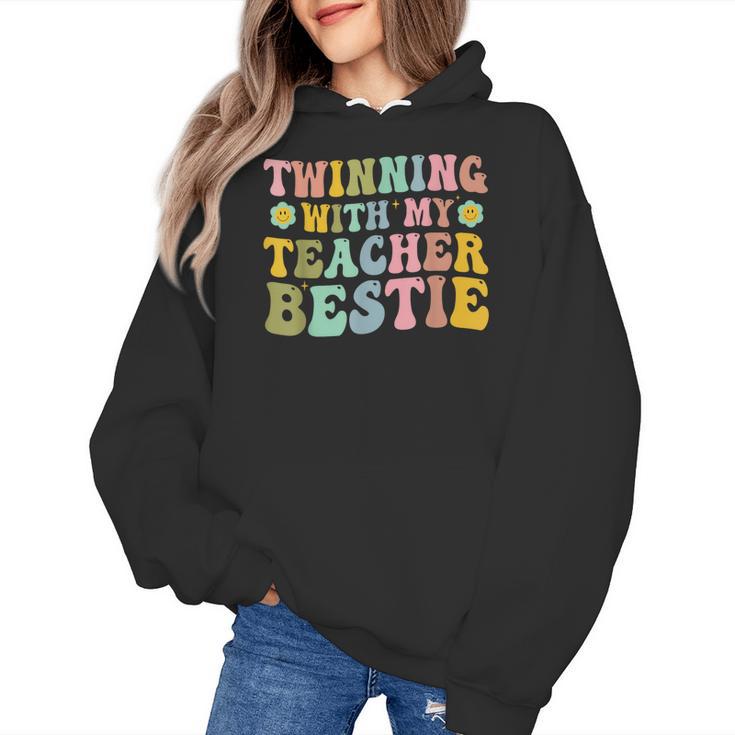 Twinning With My Teacher Bestie Twin Day Matching Teachers For Men Women Girls Kids Women's Hoodie