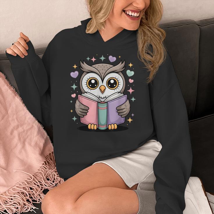 Cute Reading Owl Book Lover Teacher Librarian Bookworm Women's Hoodie, funny design