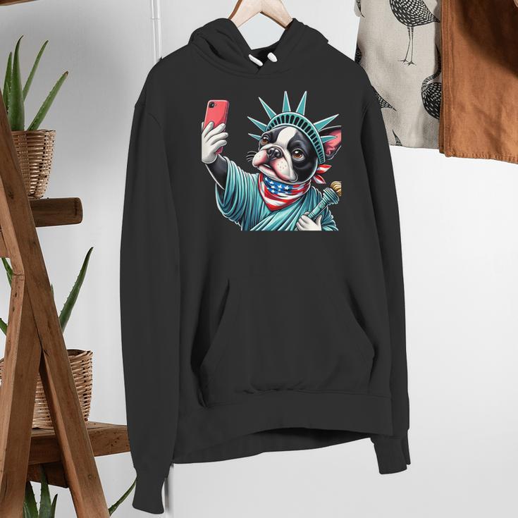 Boston Terrier Selfie Statue Of Liberty 4th Of July American Women's Hoodie, American Boston Terrier Hoodies, Boston Terrier 4th Of July Hoodies, funny gift