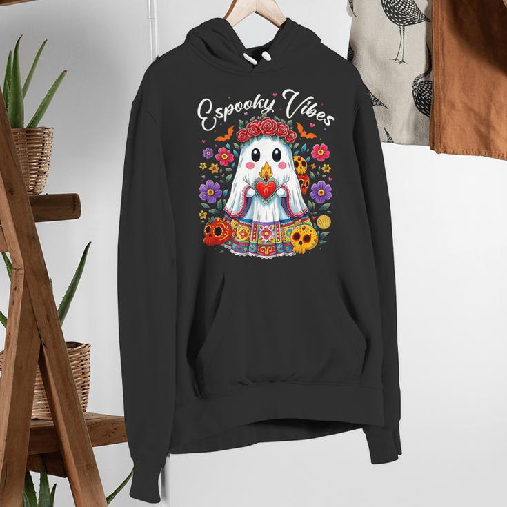Espooky Vibes Maestra Halloween Spanish Mexican Teacher Women's Hoodie, funny gift