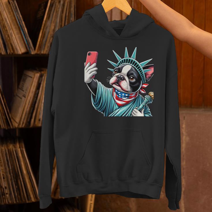 Boston Terrier Selfie Statue Of Liberty 4th Of July American Women's Hoodie, American Boston Terrier Hoodies, Boston Terrier 4th Of July Hoodies, gift for family, gift for coworker