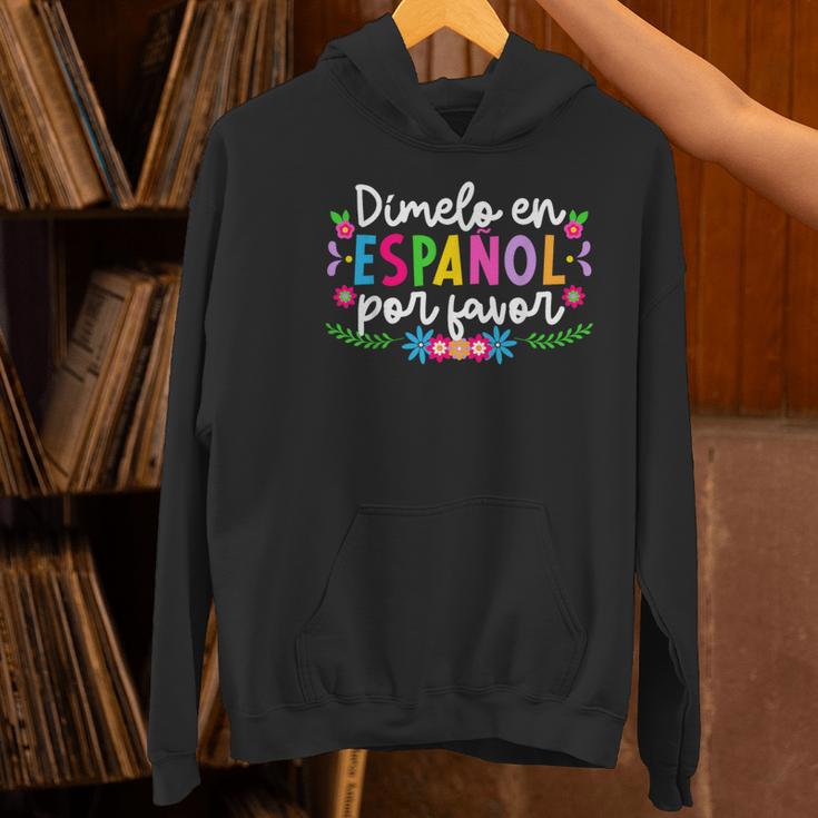 Dimelo En EspañOl Maestra De EspañOl Spanish Teacher Women's Hoodie, gift for family, gift for coworker