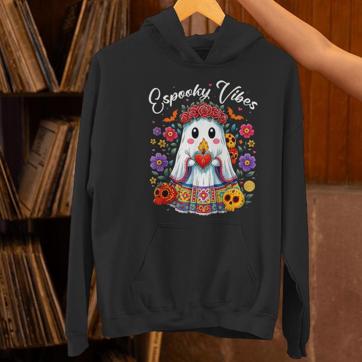 Espooky Vibes Maestra Halloween Spanish Mexican Teacher Women's Hoodie, gift for family, gift for coworker