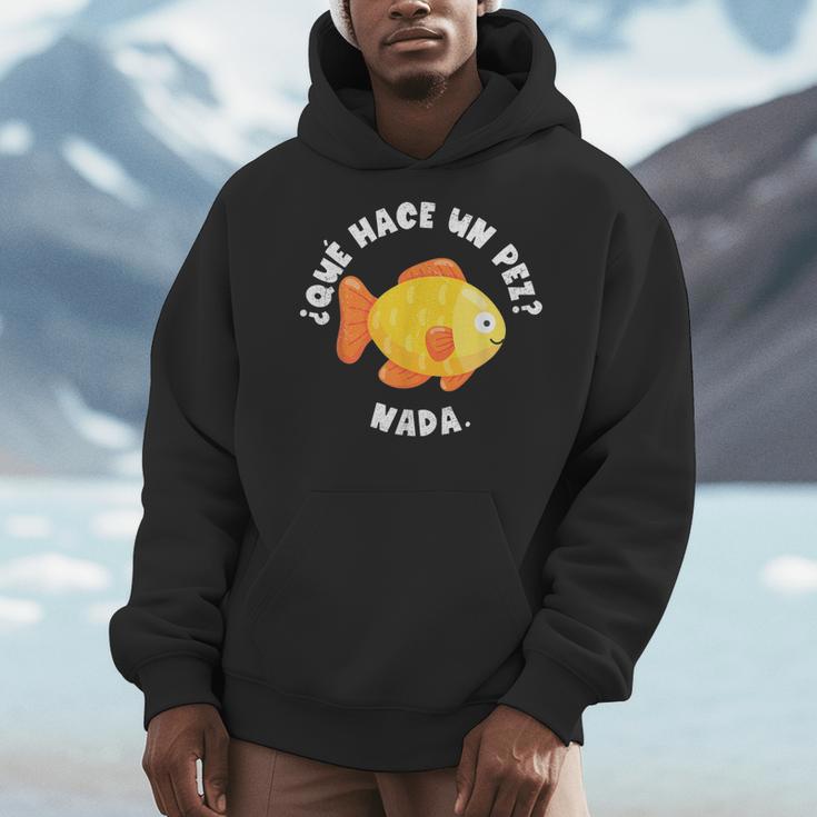 Que Hace Un Pez Nada Spanish Teacher Bilingual Teacher Dual Men Hoodie, funny design Que Hace Un Pez Nada Spanish Teacher Bilingual Teacher Dual Men Hoodie, funny design