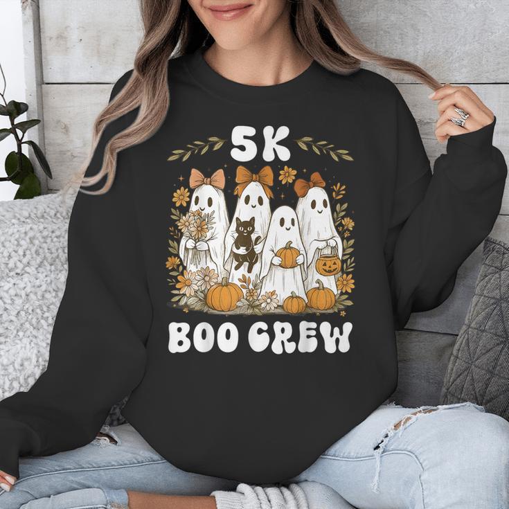 5K Boo Crew Halloween Teacher K5 Floral Ghost Trick Or Teach Unisex Sweatshirt, funny design