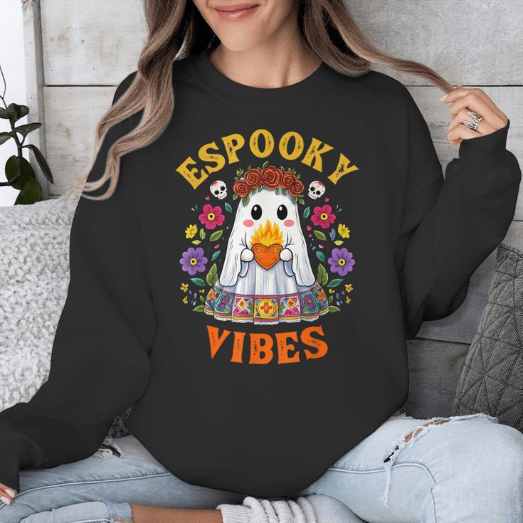 Espooky Vibes Spanish Mexican Halloween Ghost Teachers Unisex Sweatshirt, funny design