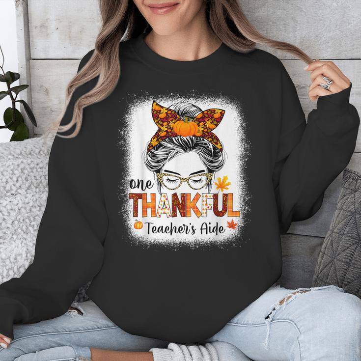 One Thankful Teacher's Aide Messy Bun Thanksgiving Fall Unisex Sweatshirt, funny design