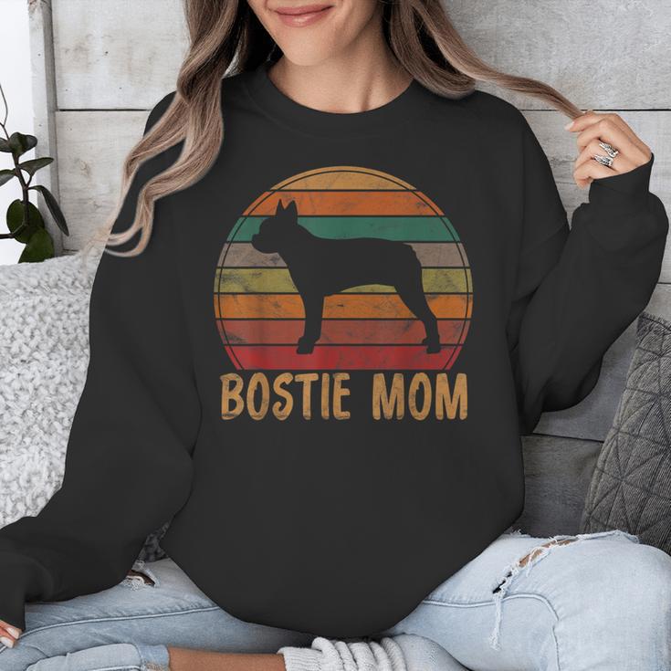 Retro Boston Terrier Mom Dog Mother Pet Bostie Mama Unisex Sweatshirt, Mom Gifts, Boston Terrier Mom Gifts, funny design