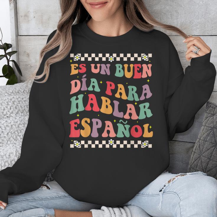 Spanish Teacher Maestra Hablar EspañOl Bilingual Teacher Unisex Sweatshirt, funny design