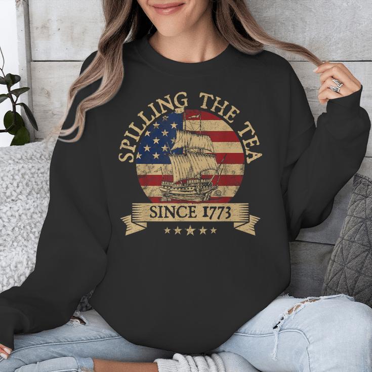 Spilling The Tea Since 1773 Vintage Us History Teacher Unisex Sweatshirt, History Teacher Gifts, funny design