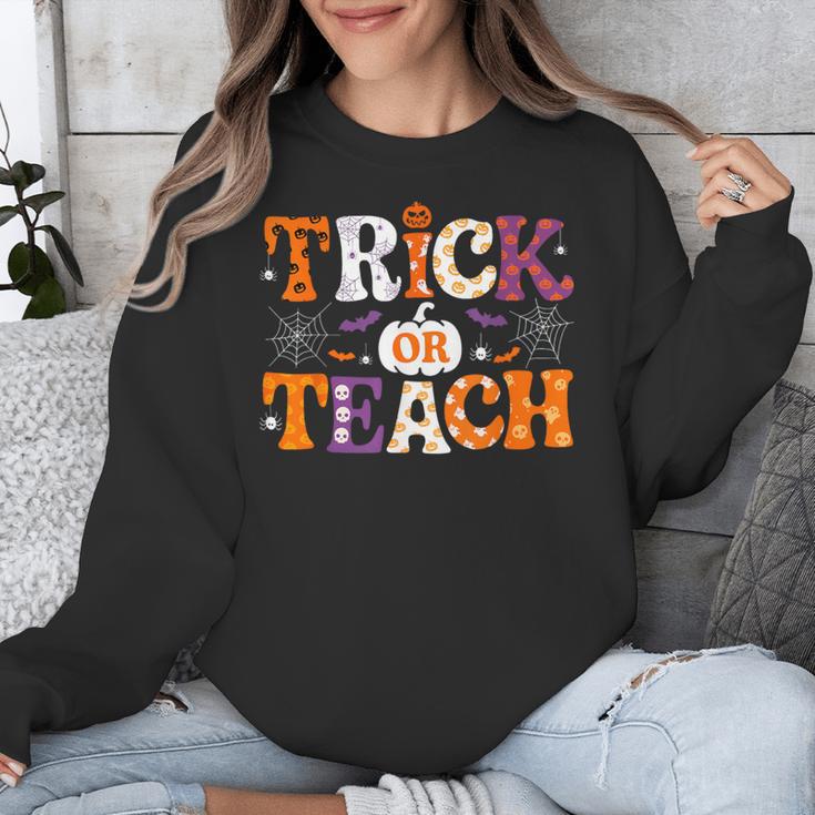 Trick Or Teach Teacher Halloween Costume Men Women Unisex Sweatshirt, funny design Trick Or Teach Teacher Halloween Costume Men Women Unisex Sweatshirt, funny design