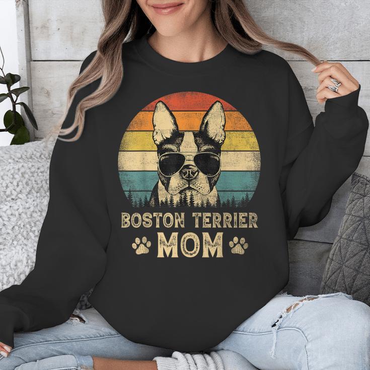 Vintage Boston Terrier Mom Dog Lovers Mother's Day Unisex Sweatshirt, Mom Gifts, Boston Terrier Mom Gifts, funny design