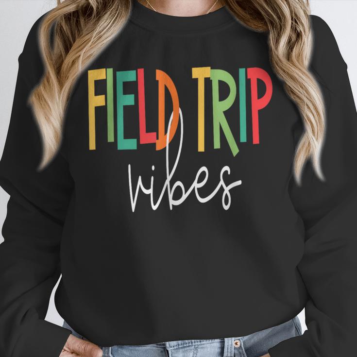 Retro Field Trip Vibes Vintage Field Trip Vibes Teacher Kids Unisex Sweatshirt, novelty gifts, funny gifts