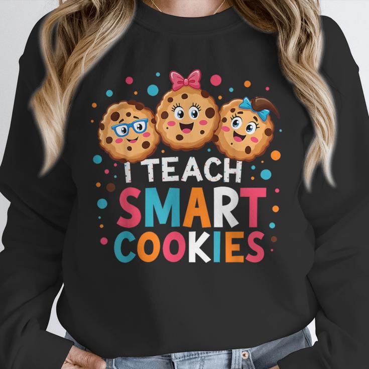 I Teach Smart Cookies Cute Back To School Teacher Unisex Sweatshirt, novelty gifts, funny gifts
