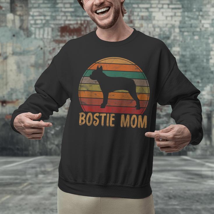 Retro Boston Terrier Mom Dog Mother Pet Bostie Mama Unisex Sweatshirt, Boston Terrier Mom Sweatshirts, gift for family, gift for coworker