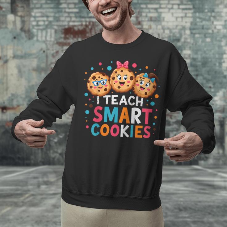 I Teach Smart Cookies Cute Back To School Teacher Unisex Sweatshirt, gift for family, gift for coworker