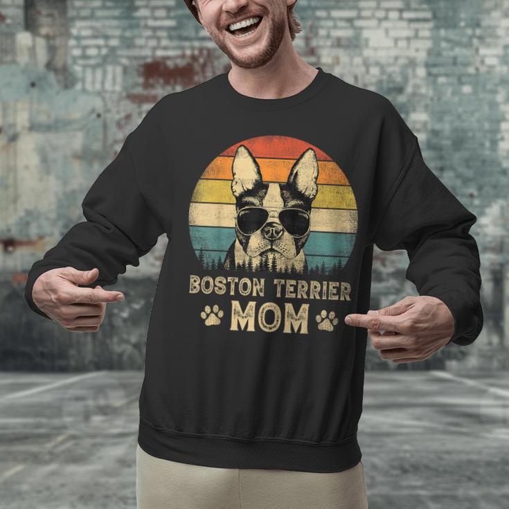 Vintage Boston Terrier Mom Dog Lovers Mother's Day Unisex Sweatshirt, Boston Terrier Mom Sweatshirts, gift for family, gift for coworker