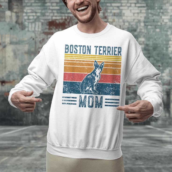 Dog Boston Terrier Mom Vintage Boston Terrier Mom Unisex Sweatshirt, Boston Terrier Mom Sweatshirts, gift for family, gift for coworker