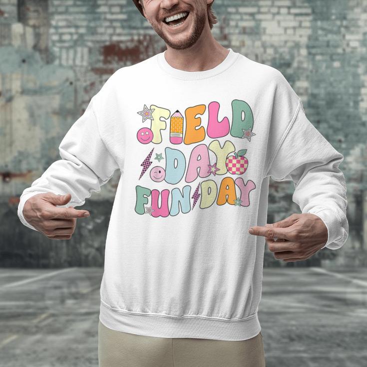 Field Day Fun Day Last Day Of School Teacher Student Unisex Sweatshirt, gift for family, gift for coworker Field Day Fun Day Last Day Of School Teacher Student Unisex Sweatshirt, gift for family, gift for coworker
