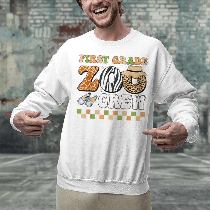 Field Zoo Trip Teacher First Grade Crew Back To School Unisex Sweatshirt, First Grade Teacher Sweatshirts, gift for family, gift for coworker