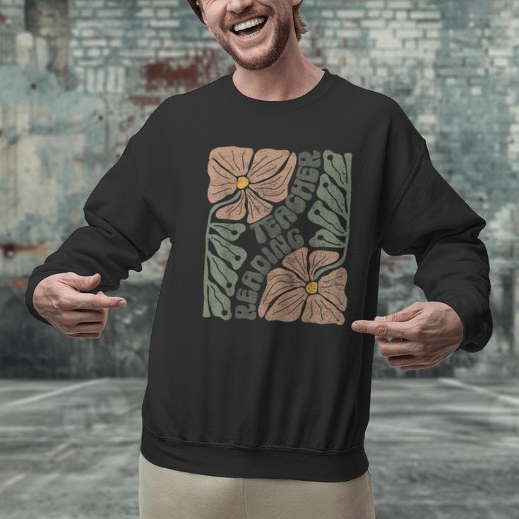 Boho Floral Reading Teacher Retro Reading Specialist Wildfl Men Graphic Sweatshirt, gift for family, gift for coworker